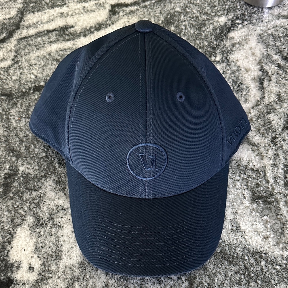 Navy Baseball Cap With Embroidered Vuori Logo